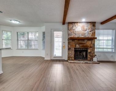 562 Mercer Street - Photo Thumbnail 12