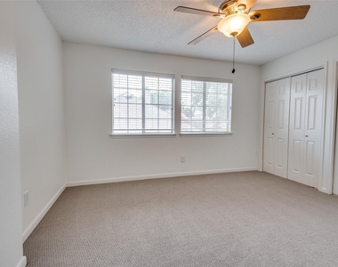 562 Mercer Street - Photo Thumbnail 21