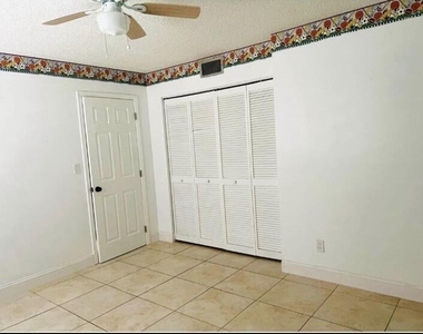 4147 Nw 90th Avenue - Photo Thumbnail 17