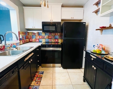 4147 Nw 90th Avenue - Photo Thumbnail 7