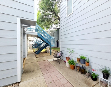 1901 N Fitzhugh Avenue - Photo Thumbnail 11