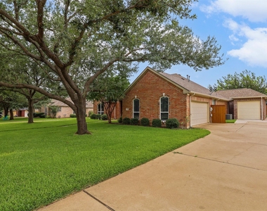 1612 Twin Oaks Drive - Photo Thumbnail 1