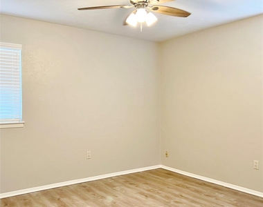 1420 Hillside Drive - Photo Thumbnail 8