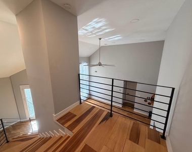 901 Ridgemont Drive - Photo Thumbnail 14