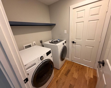 901 Ridgemont Drive - Photo Thumbnail 15