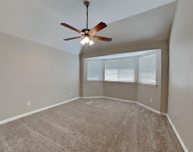 1285 Shores Boulevard - Photo Thumbnail 10