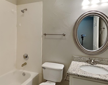 1285 Shores Boulevard - Photo Thumbnail 13