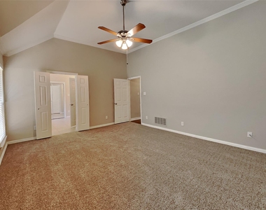 1285 Shores Boulevard - Photo Thumbnail 5