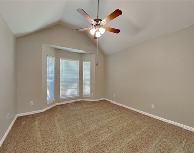 1285 Shores Boulevard - Photo Thumbnail 12