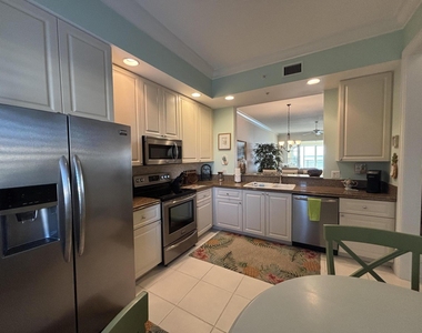 29 Harbour Isle Drive W - Photo Thumbnail 4