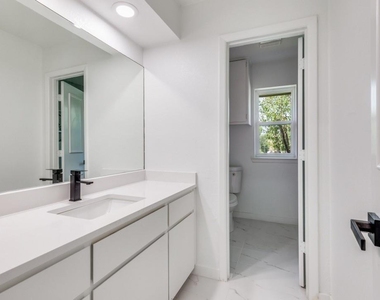 7717 Woodside Hill - Photo Thumbnail 10