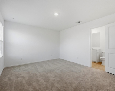 3924 Superior Place - Photo Thumbnail 8