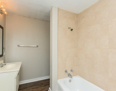 841 Hackamore Street - Photo Thumbnail 12