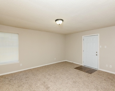 841 Hackamore Street - Photo Thumbnail 1