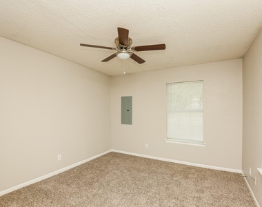 841 Hackamore Street - Photo Thumbnail 11