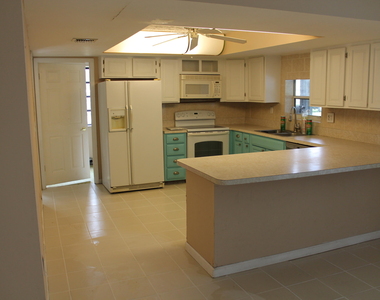 7003 Sw 39th Street - Photo Thumbnail 11