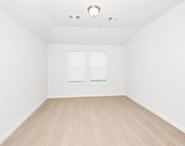 525 Jameson Street - Photo Thumbnail 16