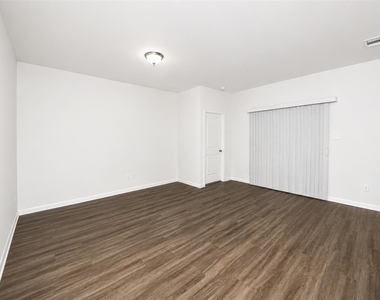 525 Jameson Street - Photo Thumbnail 9