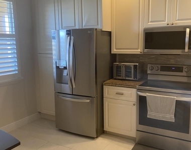 7 Harbour Isle Drive E - Photo Thumbnail 5