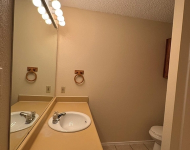 4501 Mizzenmast Court - Photo Thumbnail 16