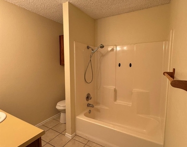 4501 Mizzenmast Court - Photo Thumbnail 14
