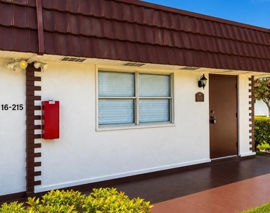 215 Waterford Crescent - Photo Thumbnail 1