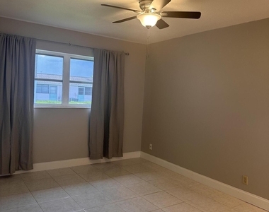 2671 Barkley Drive W - Photo Thumbnail 7