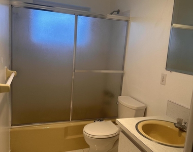 2671 Barkley Drive W - Photo Thumbnail 10