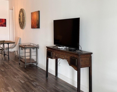12 Harbour Isle Drive W - Photo Thumbnail 10