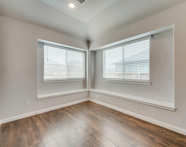 1236 Rosebush Road - Photo Thumbnail 7