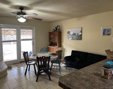 2717 S 41st Street - Photo Thumbnail 9