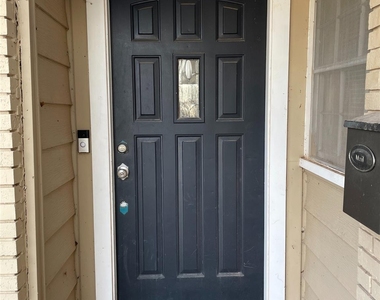 2717 S 41st Street - Photo Thumbnail 1