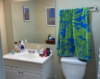2717 S 41st Street - Photo Thumbnail 8