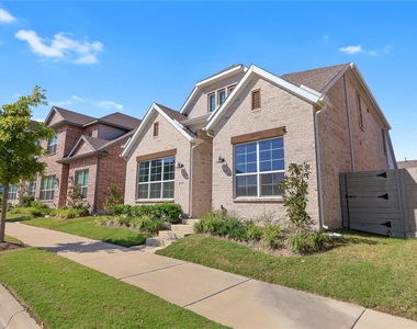 3313 The Commons Parkway - Photo Thumbnail 1