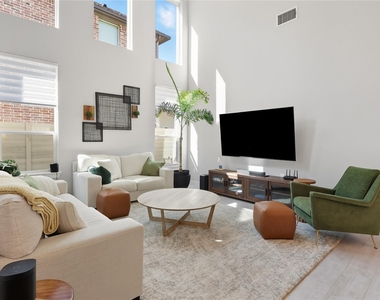 3313 The Commons Parkway - Photo Thumbnail 2