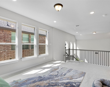 3313 The Commons Parkway - Photo Thumbnail 16