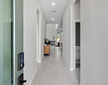 3313 The Commons Parkway - Photo Thumbnail 18