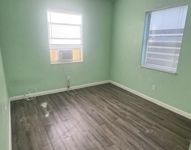 601 N D Street - Photo Thumbnail 6