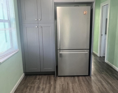 601 N D Street - Photo Thumbnail 3