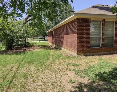 500 Fort Worth Street - Photo Thumbnail 11