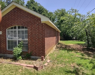 500 Fort Worth Street - Photo Thumbnail 14
