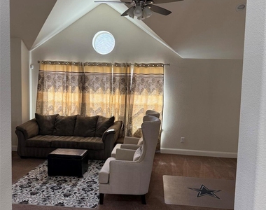7613 Choctaw Lane - Photo Thumbnail 5
