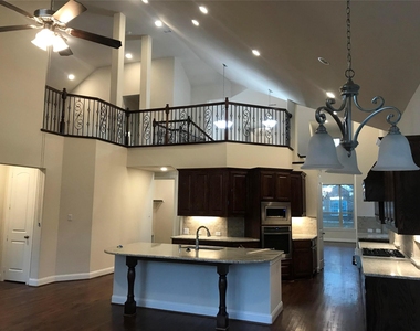 7613 Choctaw Lane - Photo Thumbnail 3