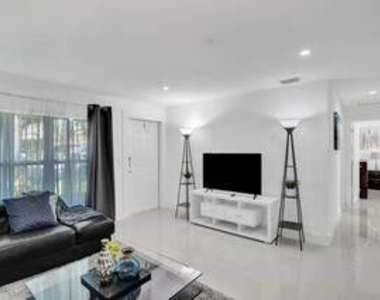 4314 Sw 48th Court - Photo Thumbnail 3