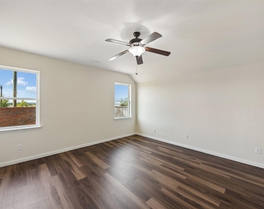 447 Lipizzan Lane - Photo Thumbnail 15