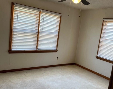1623 Woodruff Lane - Photo Thumbnail 8
