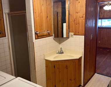 1623 Woodruff Lane - Photo Thumbnail 3