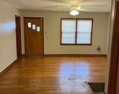 1623 Woodruff Lane - Photo Thumbnail 10