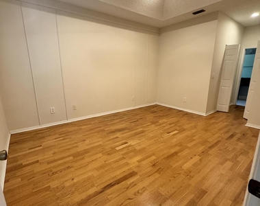 10895 Fillmore Drive - Photo Thumbnail 11
