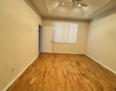 10895 Fillmore Drive - Photo Thumbnail 12